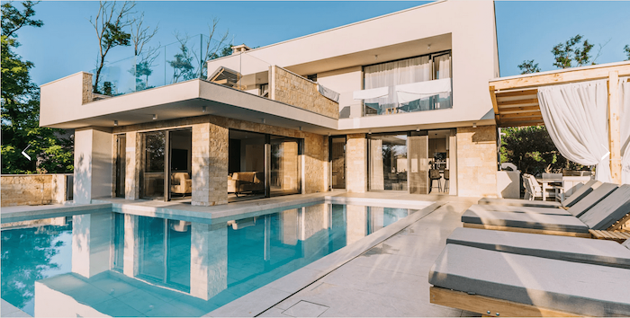 Villa Santa Barbara, Privlaka
